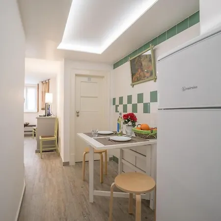 Heart Of Bairro Alto Ground Floor 아파트