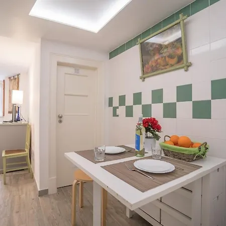 Heart Of Bairro Alto Ground Floor Lisbona